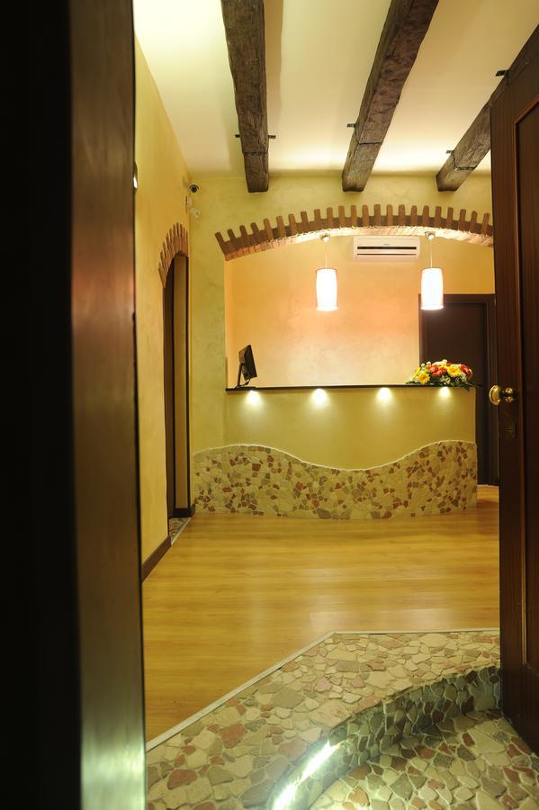 Muro Torto Cairoli: Daily Sanitized With Health-certified Staff Bed & Breakfast 2*